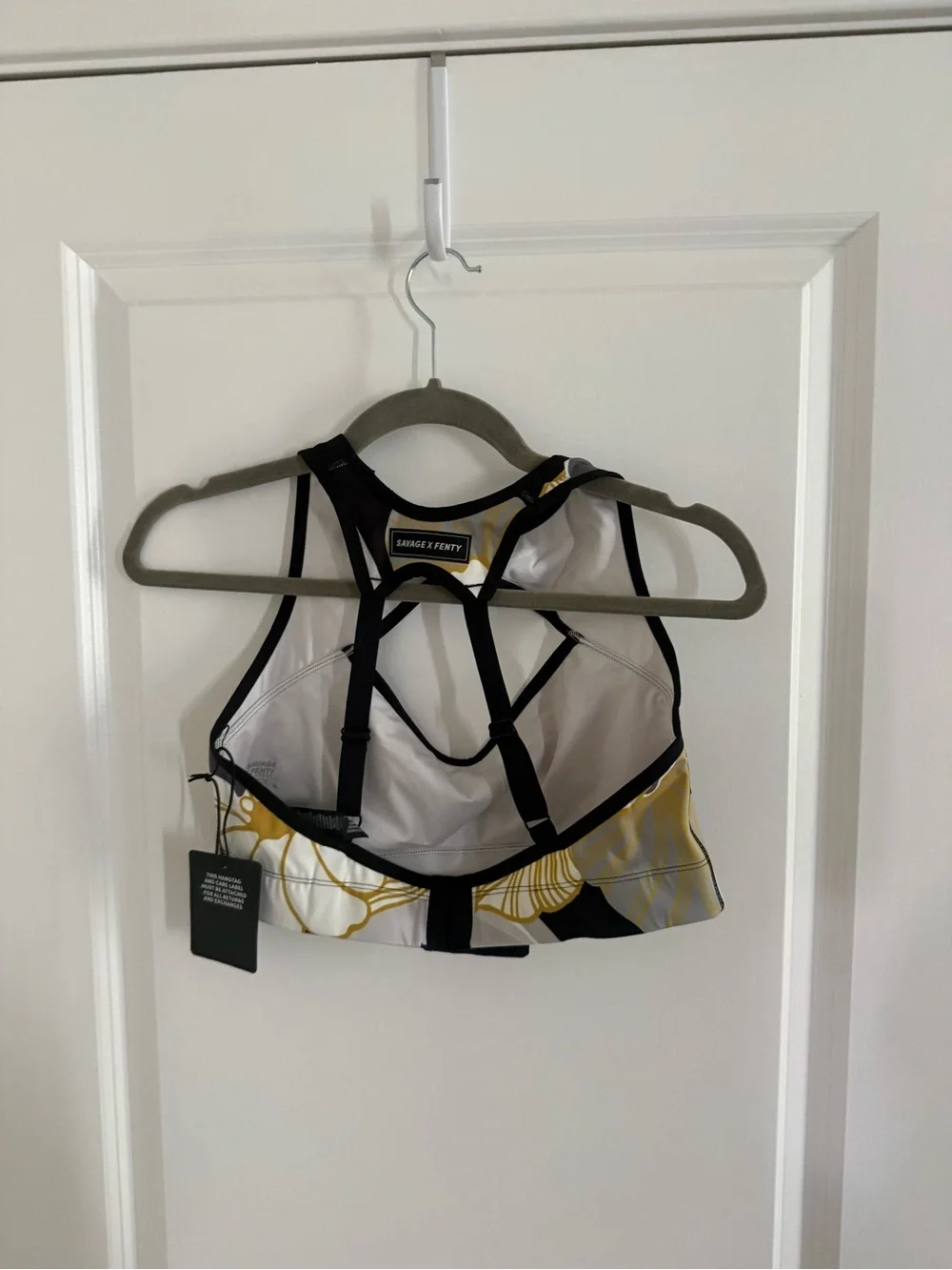 Savage Fenty High-Neck Cutout Sports Bra - Black, WhiteYellow Floral sz XL NWT